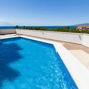 https://uhc-aiguadolc-family-apartments.catalonia-hotels.com